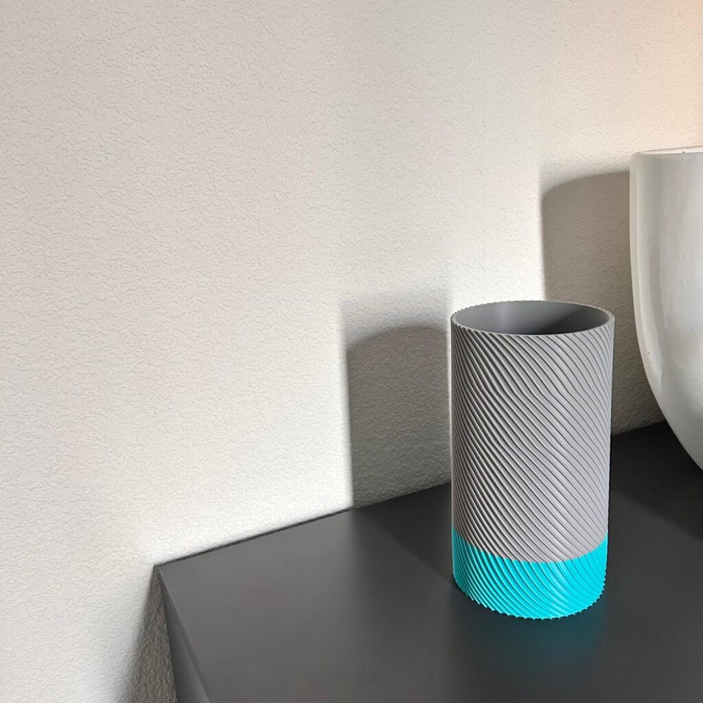 Dual color vase 1